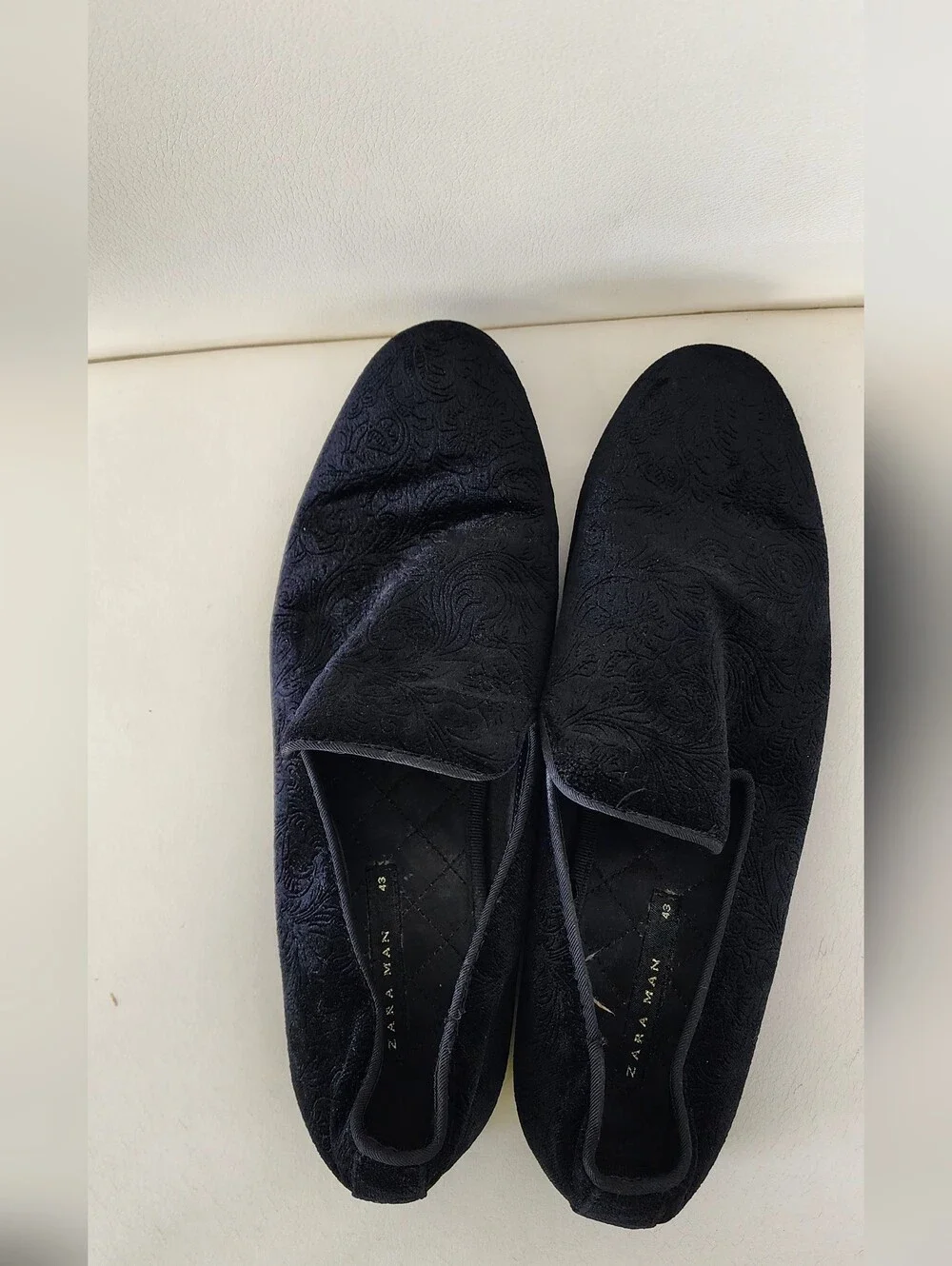 Zara Black Velvet Jacquard Slip-On Loafers